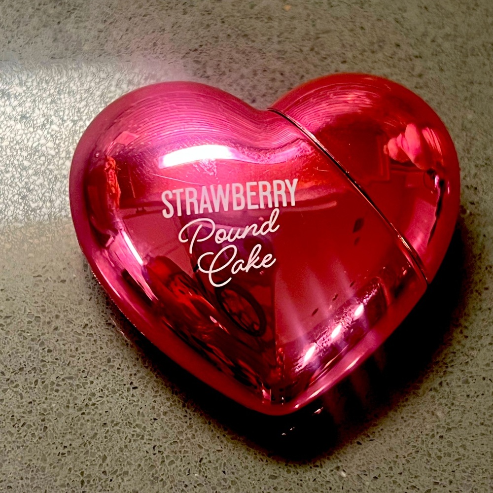 Bath & Body Works Strawberry Poundcake Lip Oil